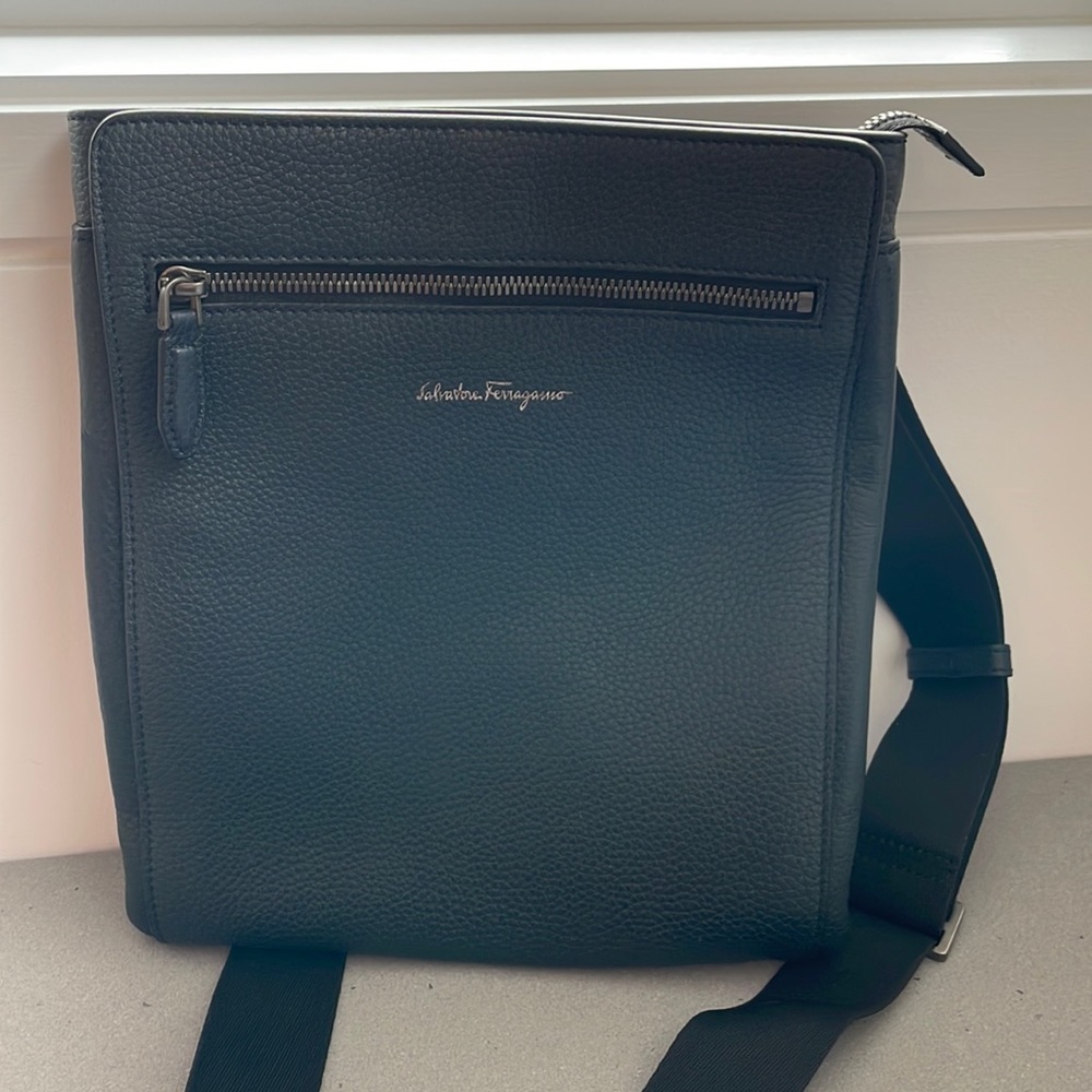 Men’s Ferragamo cross body messenger bag